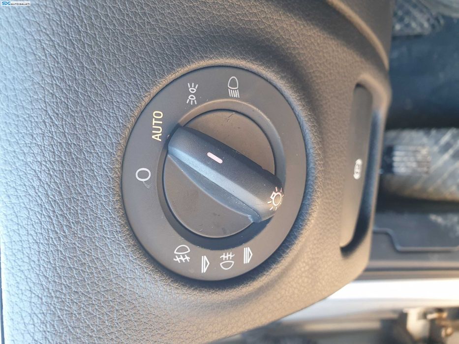 Bloc Lumini cu Proiectoare si Functia Auto Audi Q7 2007 - 2015 [K1714]