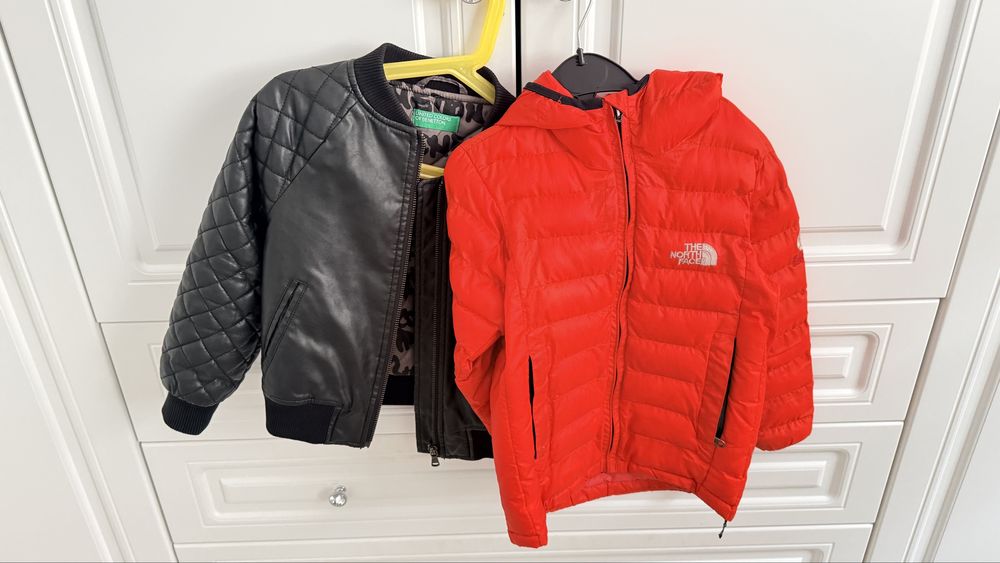 Lot 2 geci Benetton si The North Face 4-5 ani