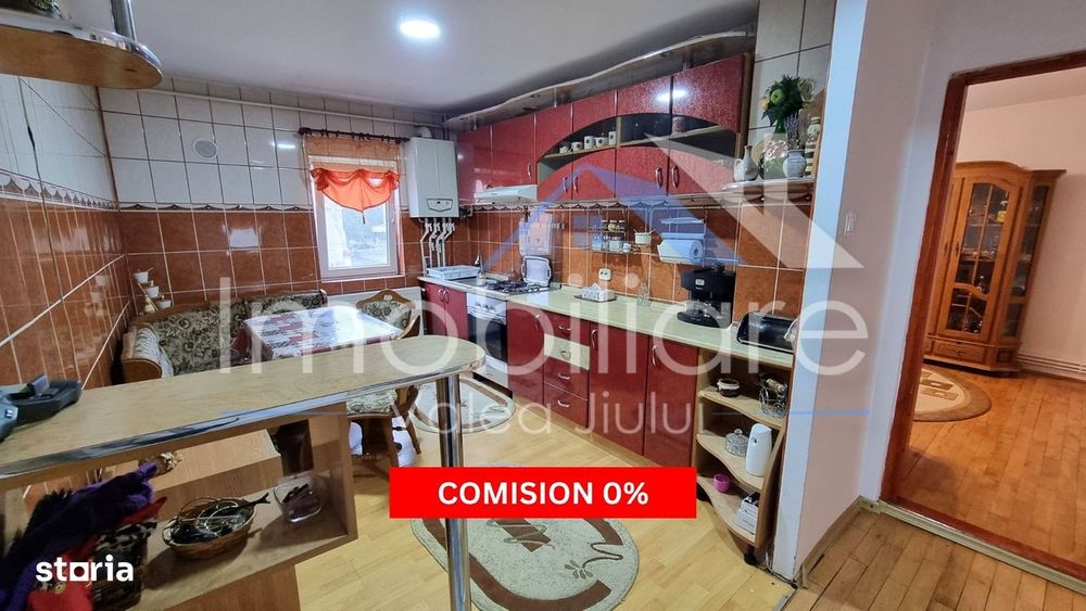 Apartament 4 camere, Str. Aleea Poporului – lângă Poliție