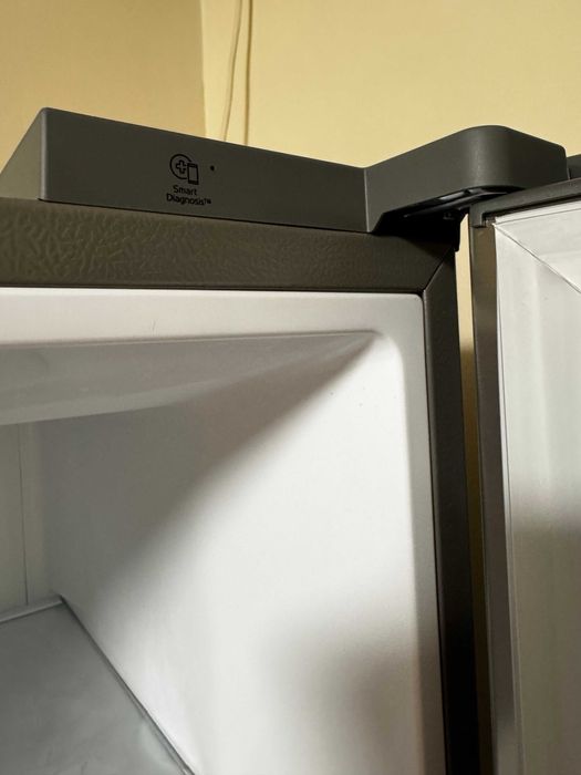 Хладилник с горен фризер LG GTBV38PZGKD - 172 см