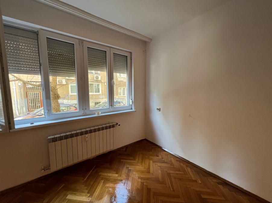 Дава се под наем Двустаен апартамент в София, Център - 88 кв.м за 600 € - Снимка #3