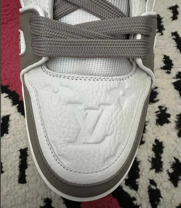 Louis Viutton Trainer Grey White