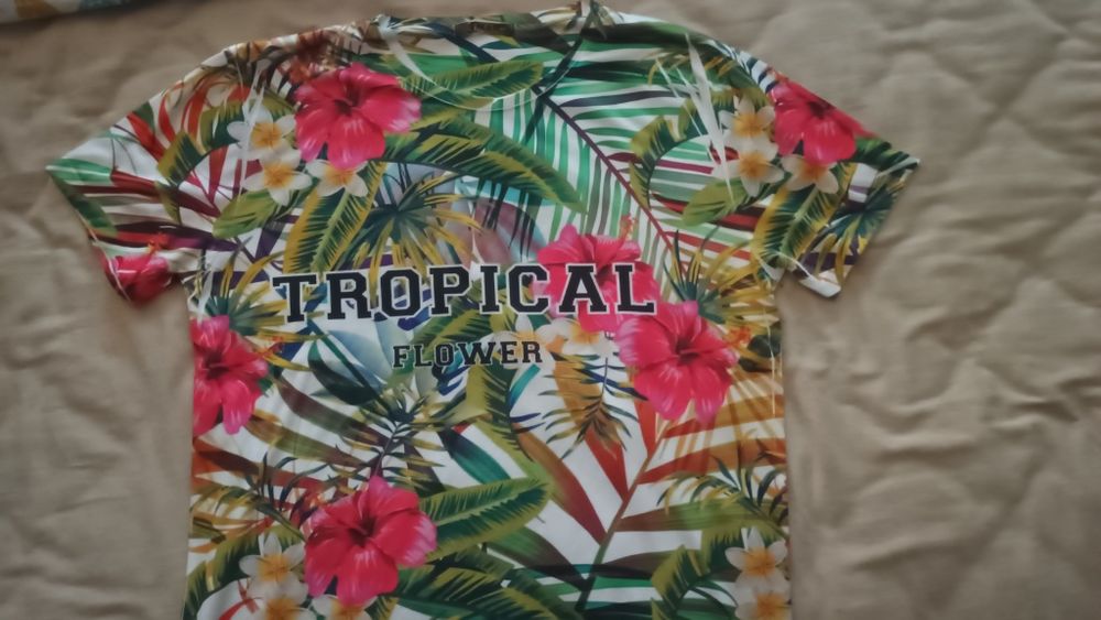 Мъжка тениска с цветя