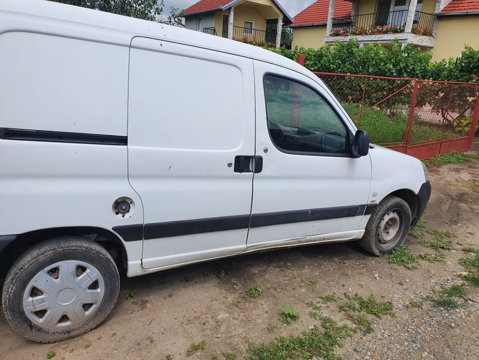 Dezmembrez Peugeot partner 2.0 hdi 90 cp cod RHY