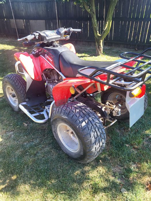 Vând atv 300cc cu doar 99km i. Bord.