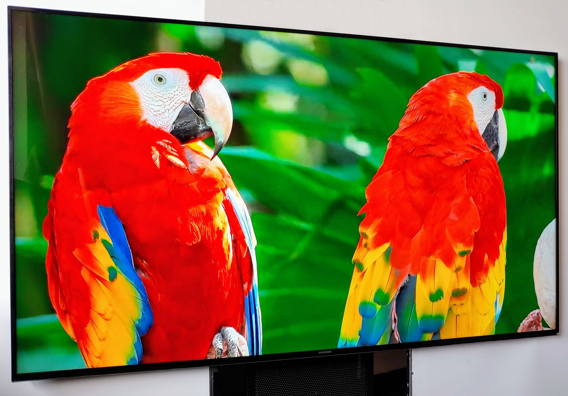Продам Большой 4K UHD Smart TV, Смарт телевизор Samsung диагональю 140
