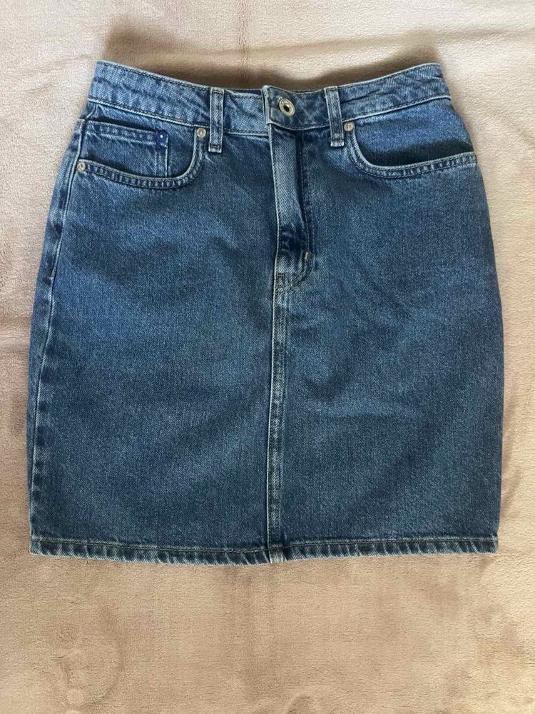 Нова дънкова пола на Karl Lagerfeld Jeans