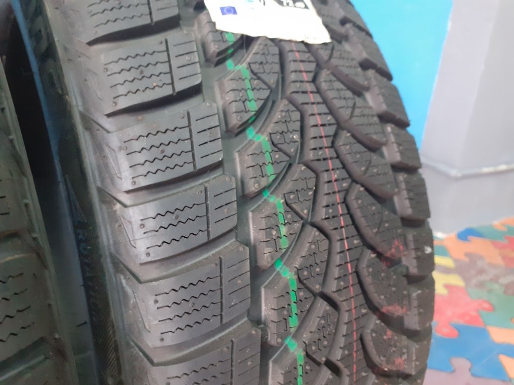 2бр. Bridgestone Blizzak LM 80/// 235/45/19 НОВИ зимни