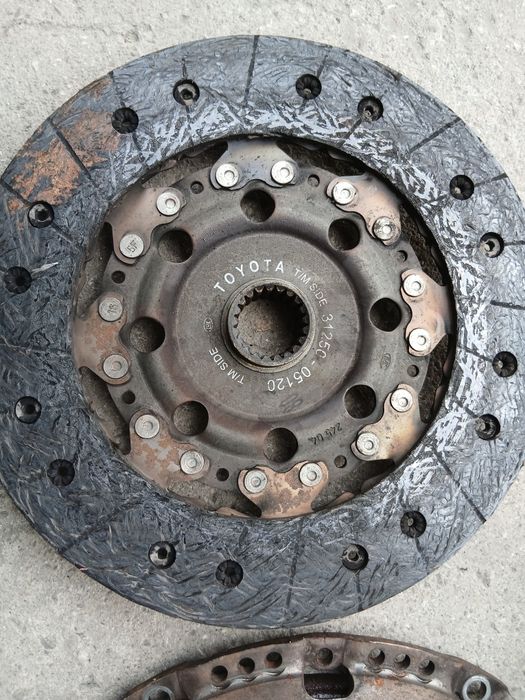 Маховик Тойота авенси т25 д-кат