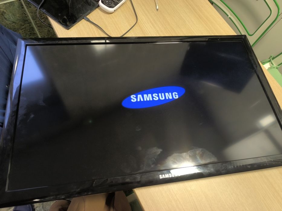 Tv Led Samsung UE32D4003BW, vede imaginea dublata