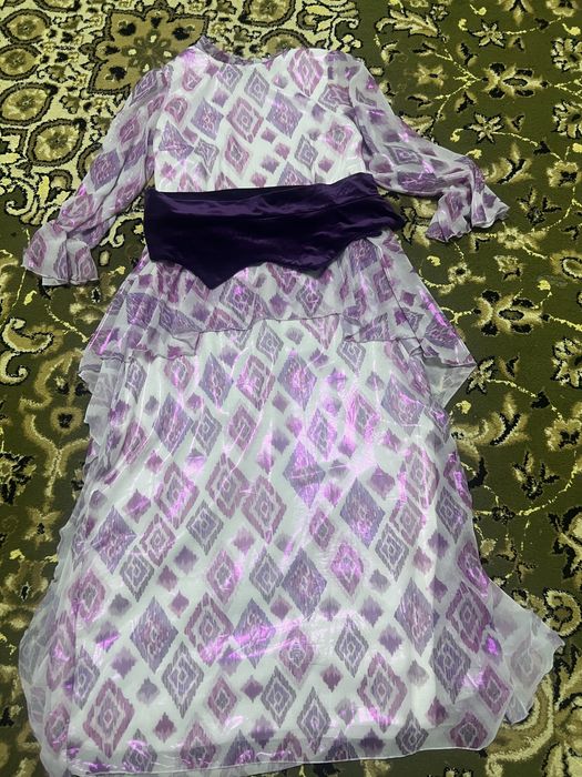 Таза киілген кофта, кастюм және көйлектер тап-таза