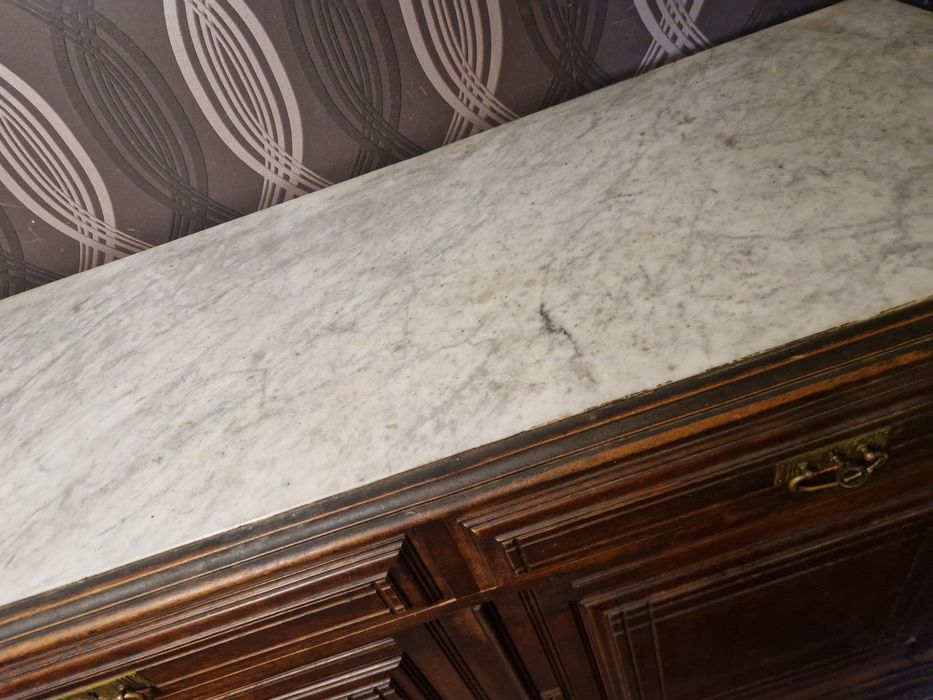 Масивен бюфет барок  шкаф