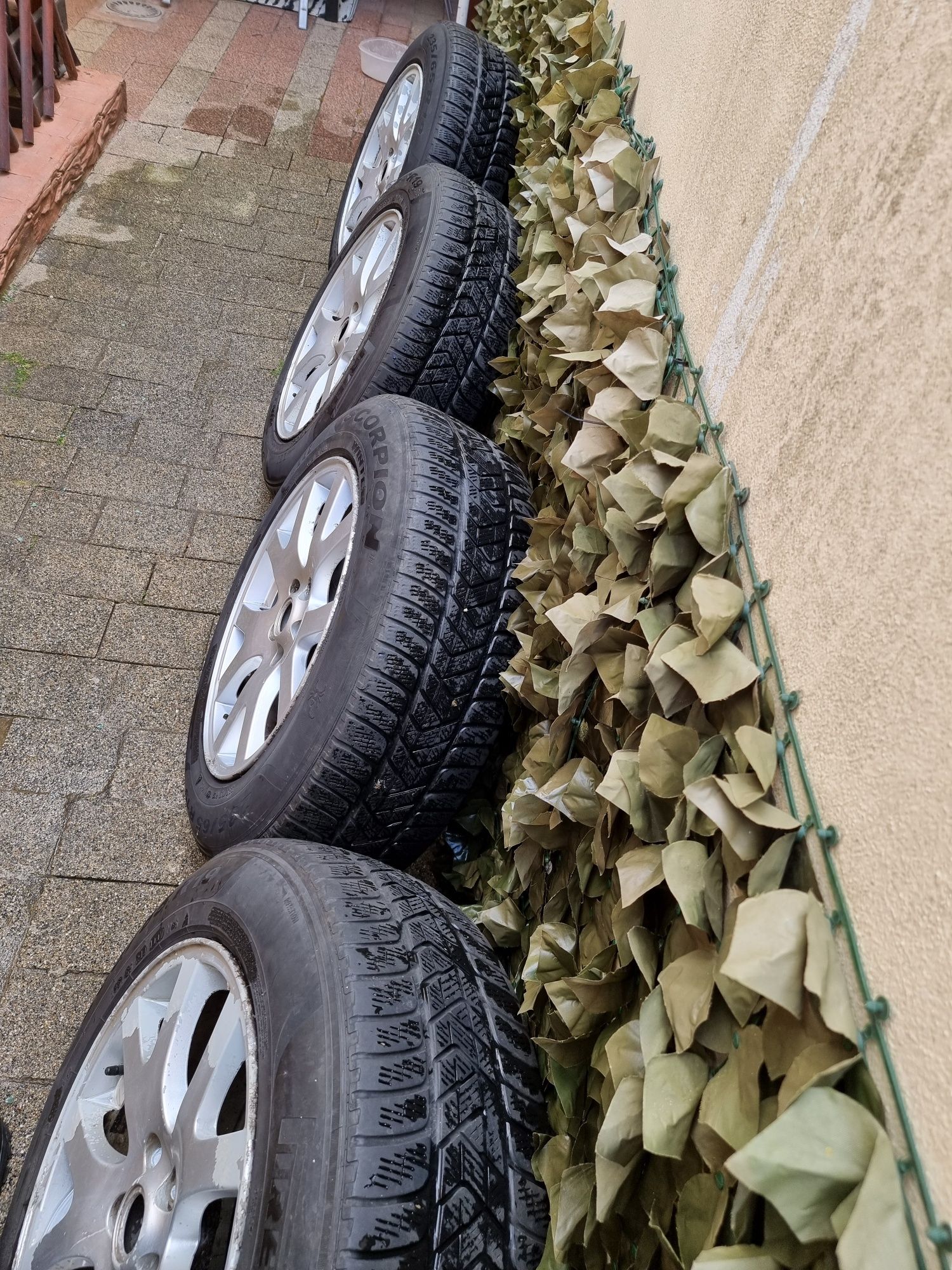 Jante origine Range Rover+cauciucuri iarna pirelli 235/65/19