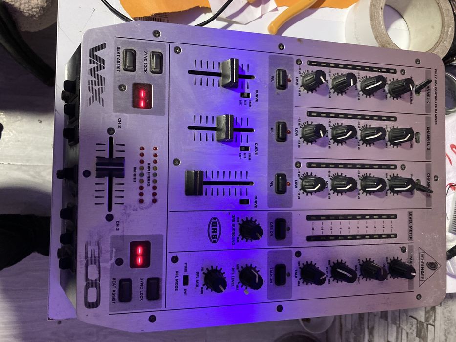 DJ Mixer Behringer VMX-300 Pro