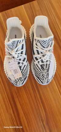 Yeezy Boost 350 V2 Zebra