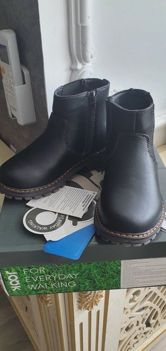 Новые сапожки для мальчика