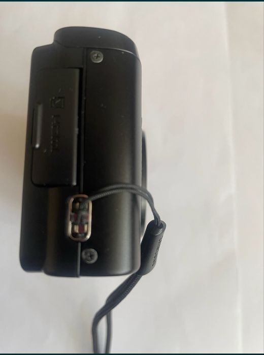 Samsung WB700 14,2Mpx,18 x zoom optic afisare data si ora,impecabil