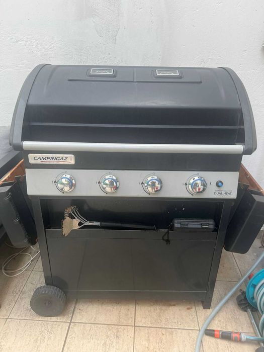 Grătar pe gaz Campingaz Seria 4 Classic Dual Heat WLD + husă protecție