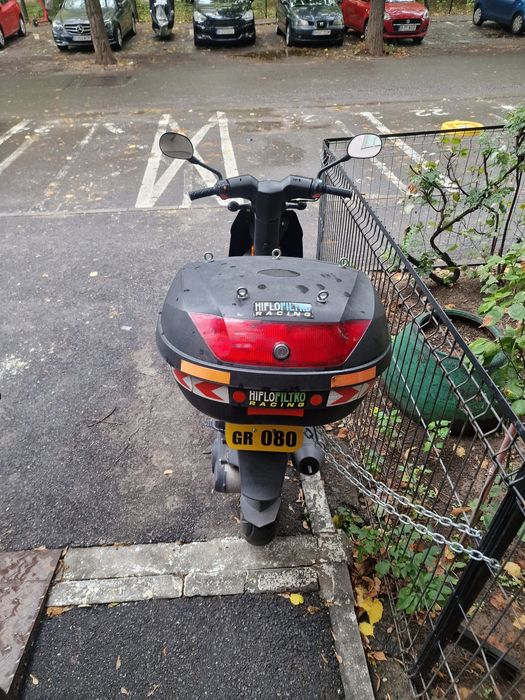 Motocicleta scuter