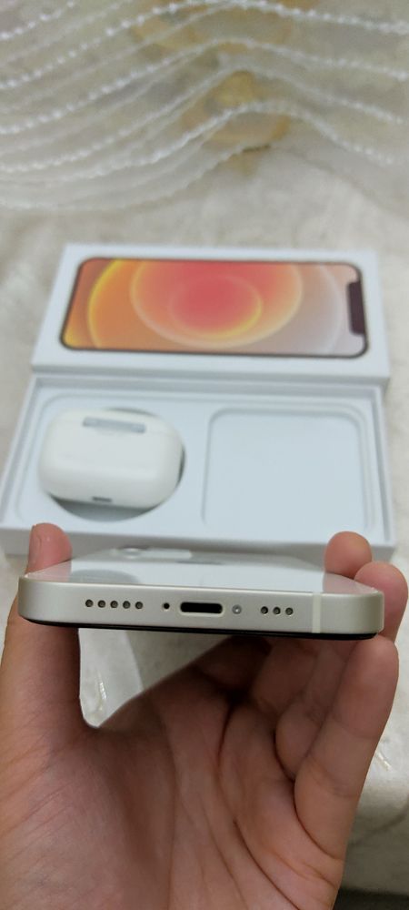 iPhone 12 white 64gb
