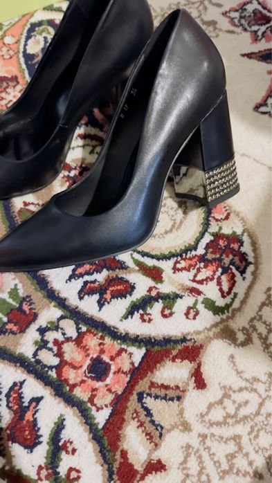 Туфли Б/У цвет черный