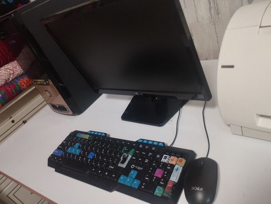 Ozgina ishlangan kompyuter polniy nabor