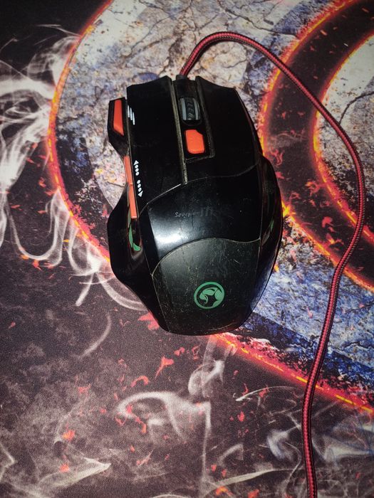 Vînd maus de gaming perfect funcțional preț 100 lei