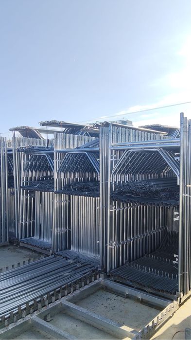 Schela metalica zincata 11,22€ / m2 fara podine 16€ cu 1 podina