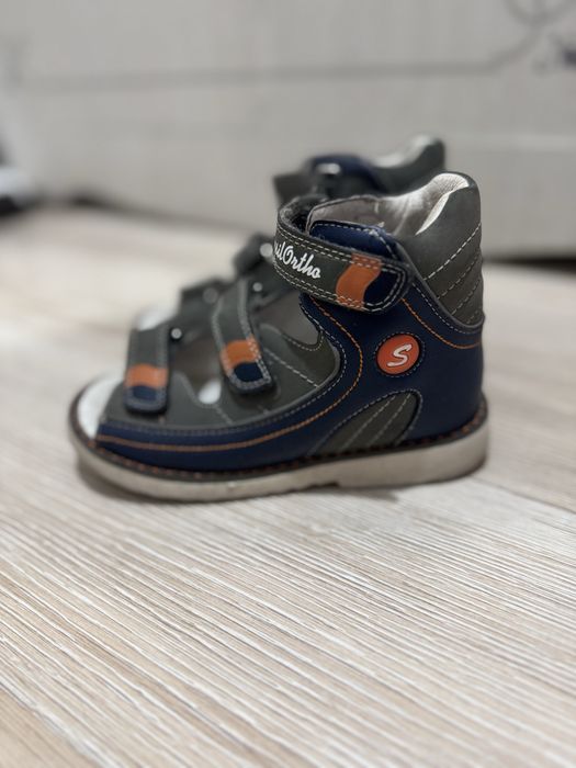 продается ортопедичаская обувь 27 разм