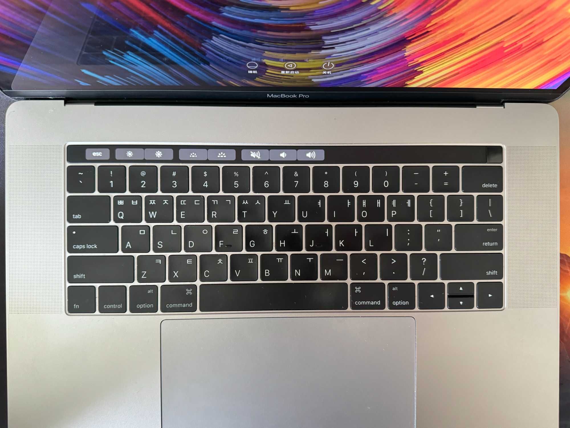 MacBook Pro 2017 i7 2.7Hz 16G/512G  Touch bar  15.4 Inch