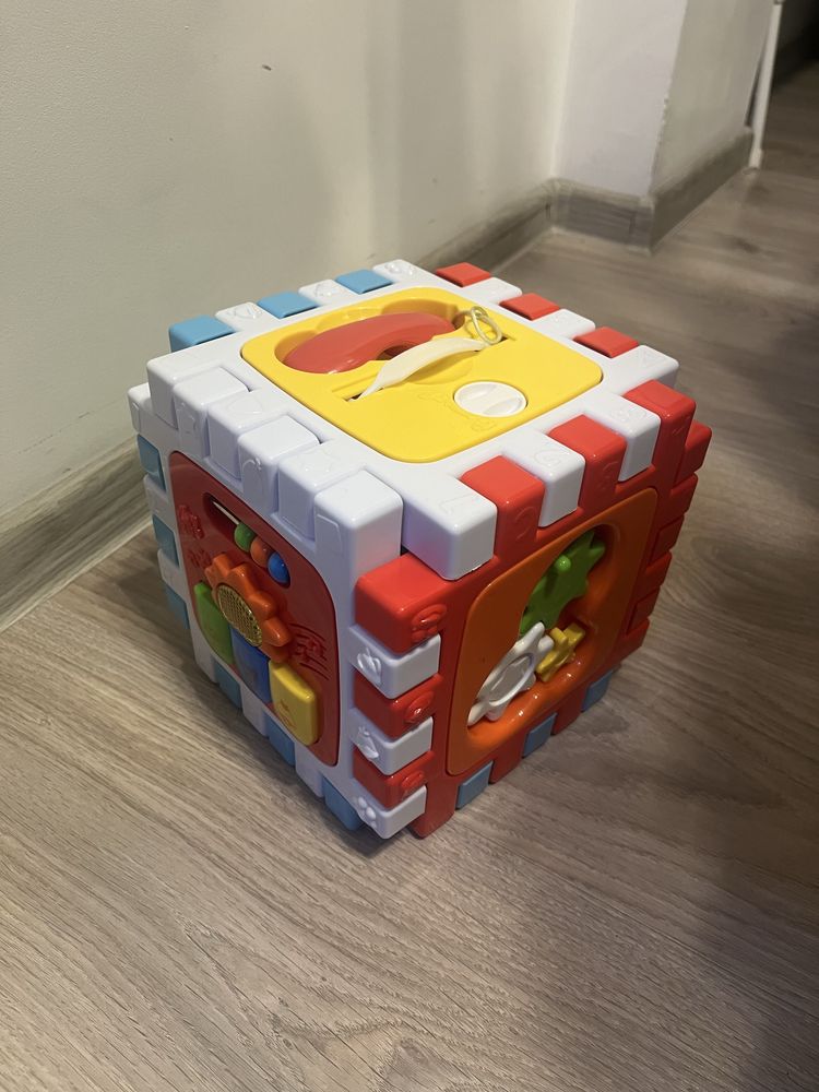 Jucarie Educativa Cub cu Activitati