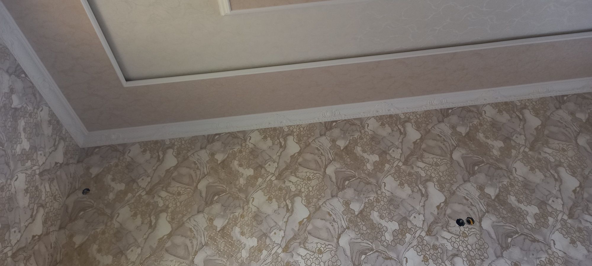 MALARKA ustasi podkluych remont ishlarini qilaman malyarchik ustasi As