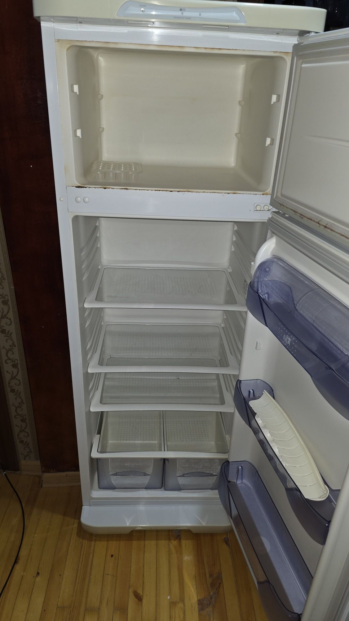 Продам холодильник Бирюса