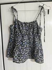 Top cu flori H&M marimea xxs/xs