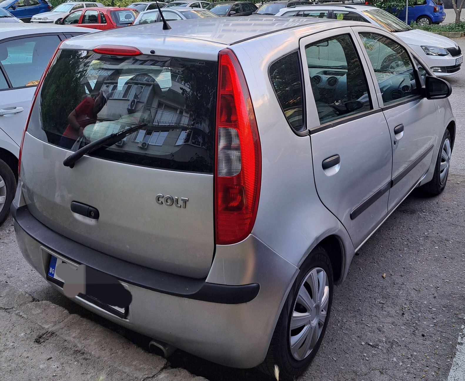 Mitsubishi Colt продавам