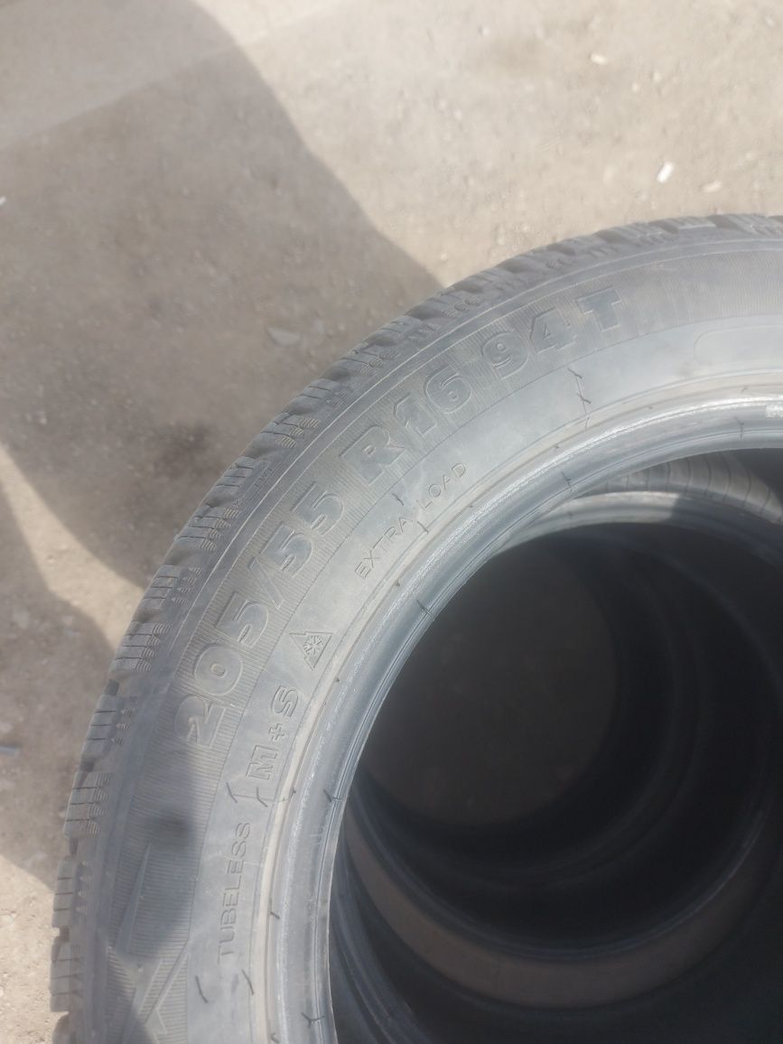 Продам шины зимние шипов нету можно на лето оставить
