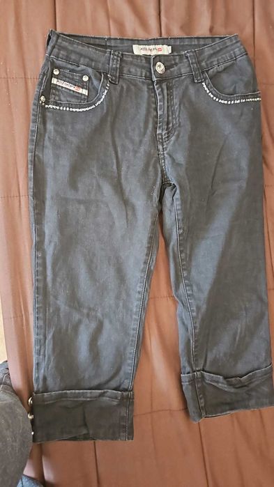 Pantaloni 3/4 (capri) damă