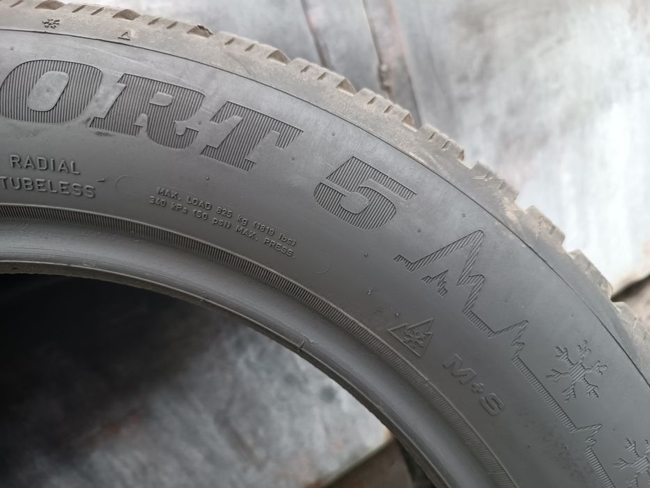 225/55/17 Dunlop