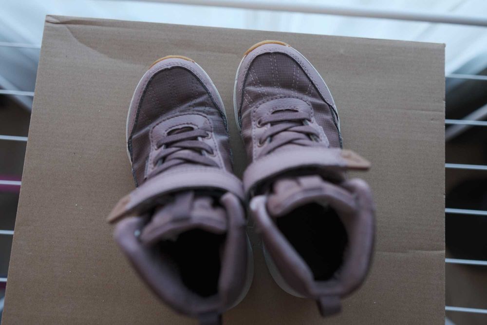 Nike Air и непромокаеми Боти за момичета