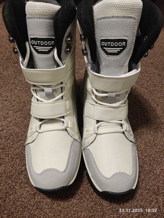 Продам зимние ботинки