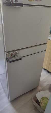 Холодильник сильно мороз 12т помогу вынести зря не беспокоить