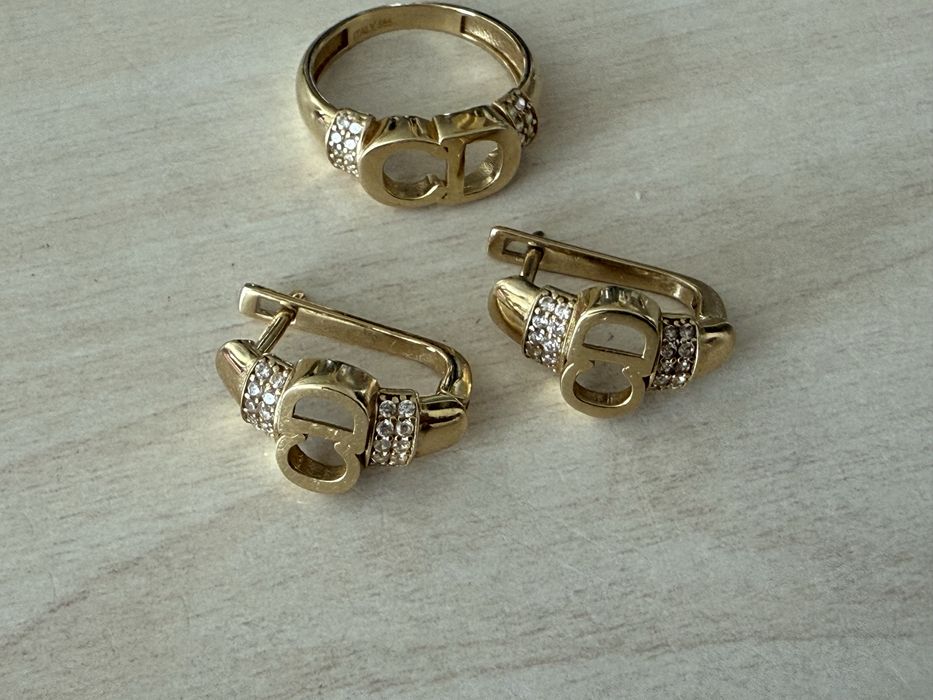 Золото комплект. Tilla uzuk zirak