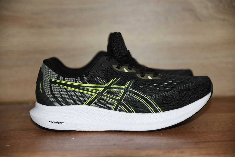 Asics оригинални мъжки маратонки, номер 43,5