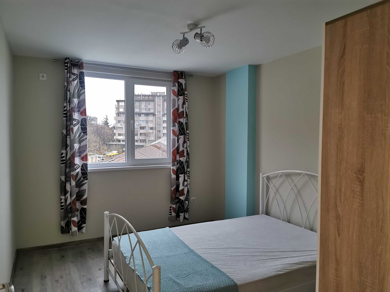 Дава се под наем Тристаен апартамент в Стара Загора, Център - 90 кв.м за 357 € - Снимка #4
