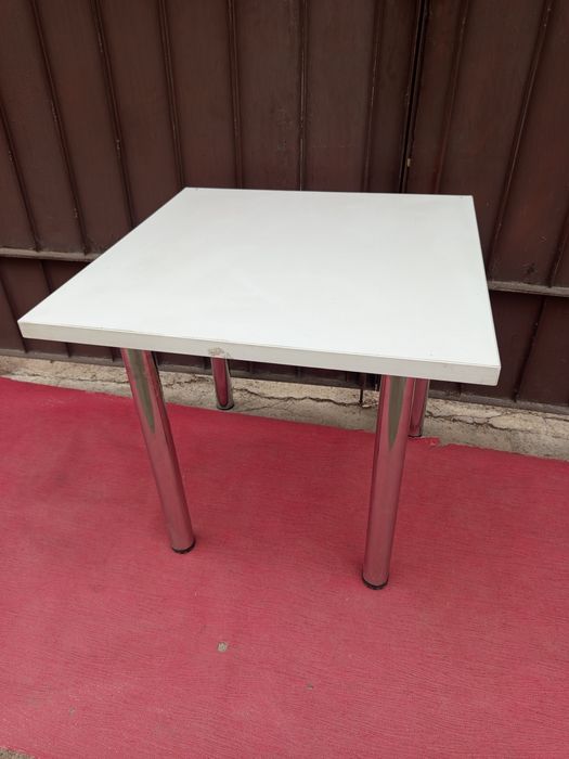 Продам / столик / .