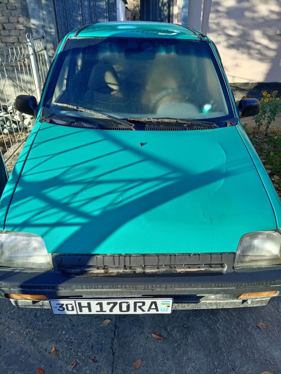 Tiko avtomobili ehtiyot qismlari uchun sotiladi.