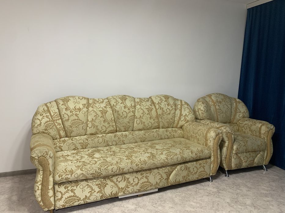 Продам диван раскладной  и кресло