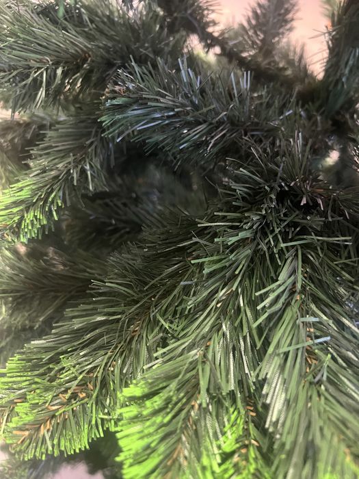 Елка в идеальном состоянии.