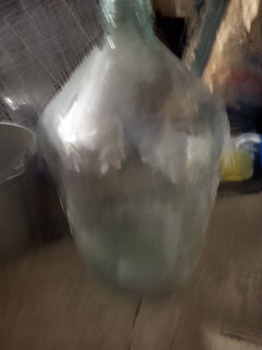Продам бутыль 20 л