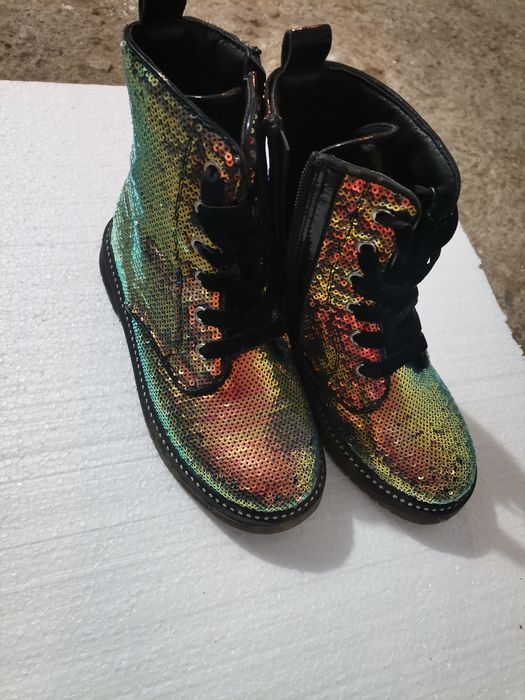Cizme mărimea 33